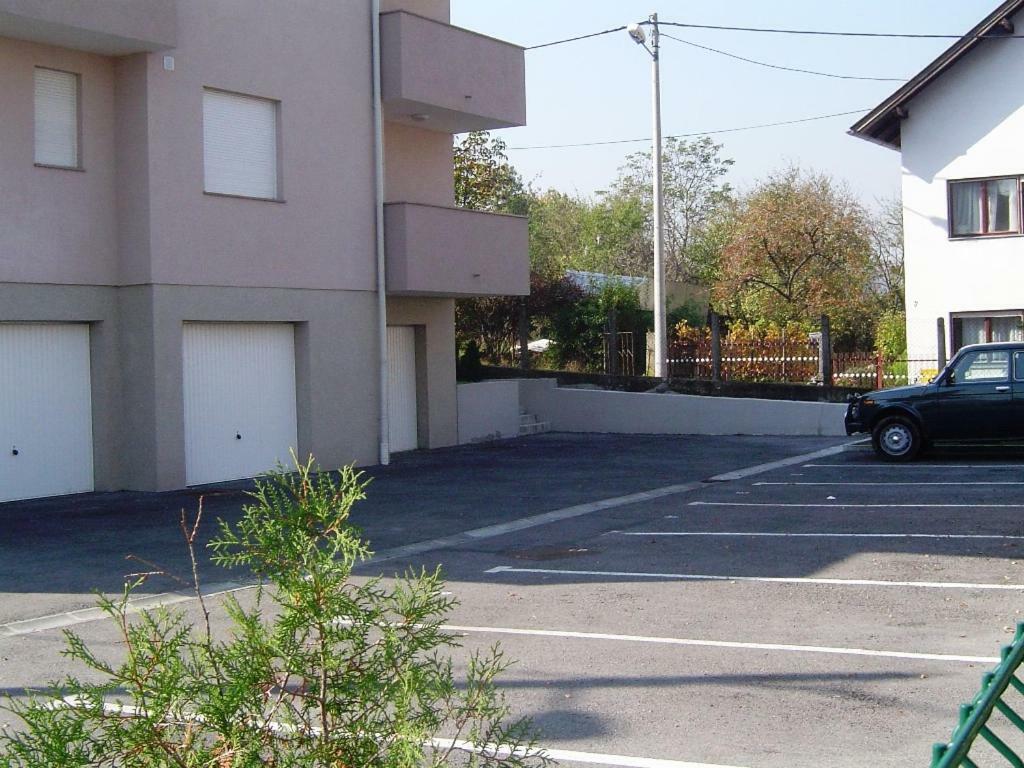 Apartmani Almica Zagabria Esterno foto